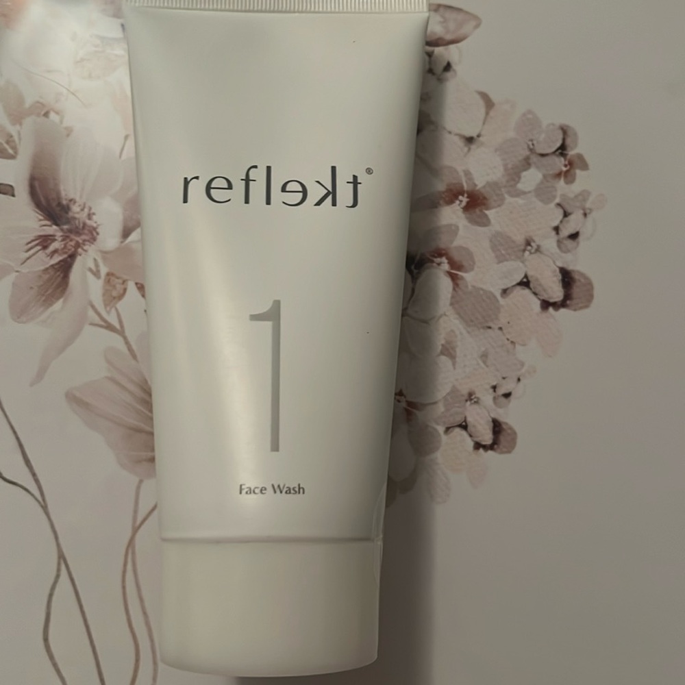 Reflekt 1 Daily Exfoliating Face Wash - Korean Besuty